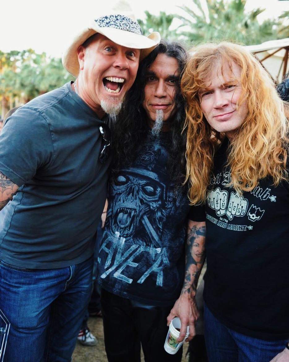 MetalActually's tweet photo. Great Acapella Group
#Metallica #megadeth #slayer #bros #vocal #thrashmetal #big3 #jameshetfield #davemustaine #tomaraya #guitarist #bassist #greatmember #rockalive #blabbermouth https://t.co/vpGWYscPyO