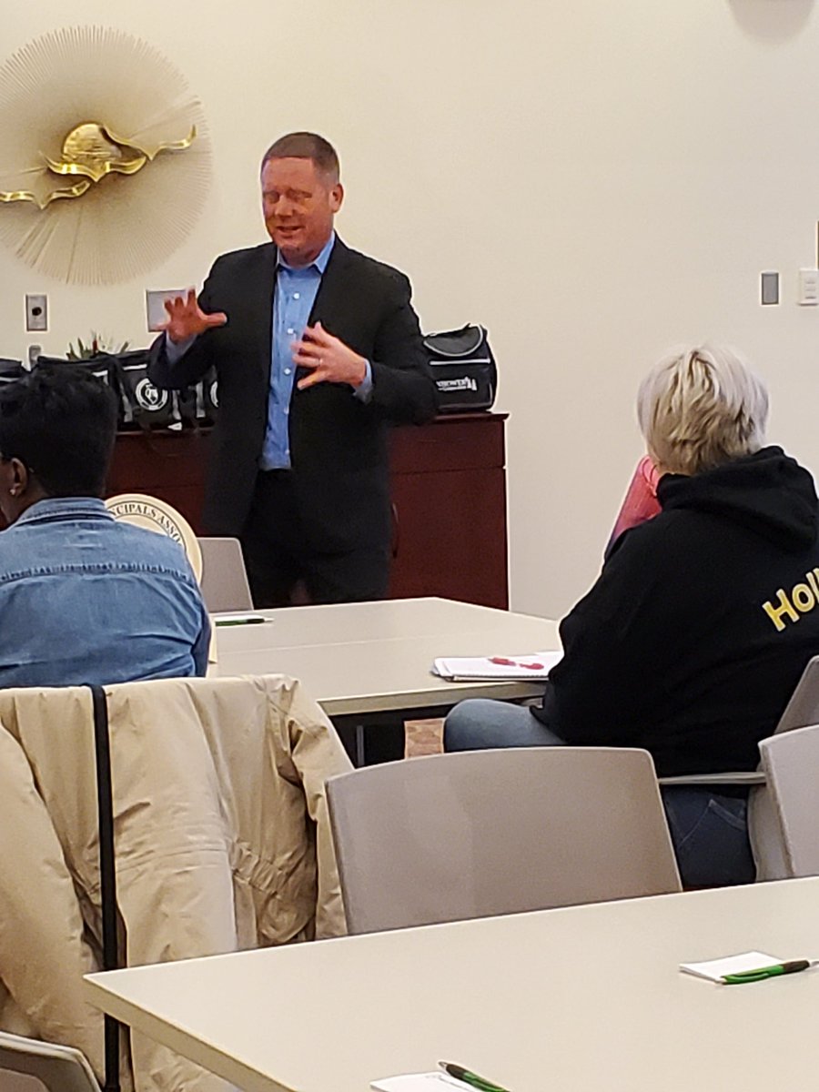abuckels1's tweet photo. So honored to have former IPA President,Dr. Daniel Krause, as guest speaker for today's South Cook Informational Breakfast... SUCH A POWERFUL SPEAKER! He is currently Principal of Willowbrook H.S. &amp; co-host of IPA LEAD Webinars, along with Dr. Amy Dixon.@ilprincipals @triezkaren https://t.co/6tmAMjReRQ