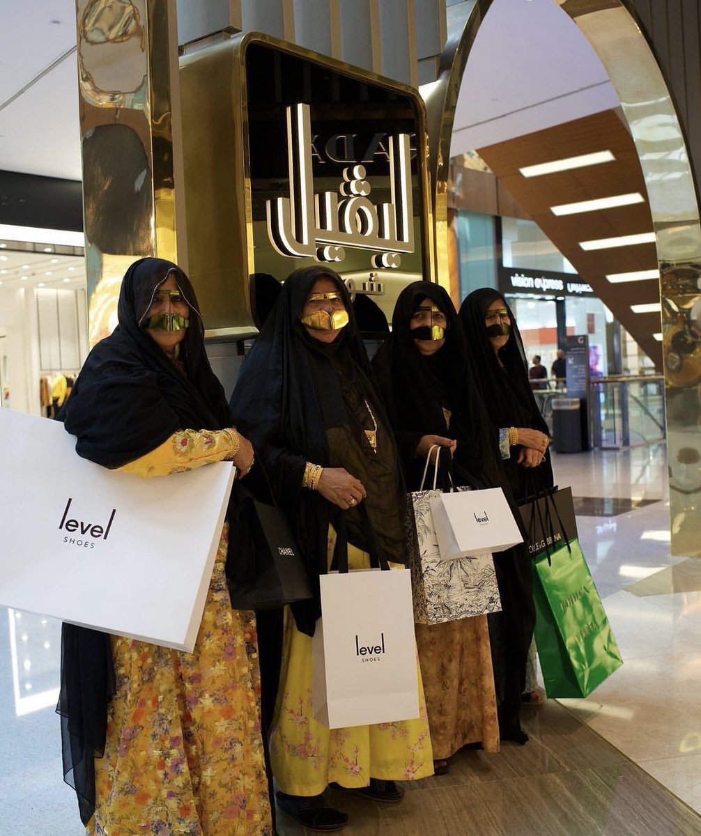 GoldenFashi's tweet image. ليڤل شوز بعدسة المصورة الاماراتيه علياء بنت سلطان 🇦🇪