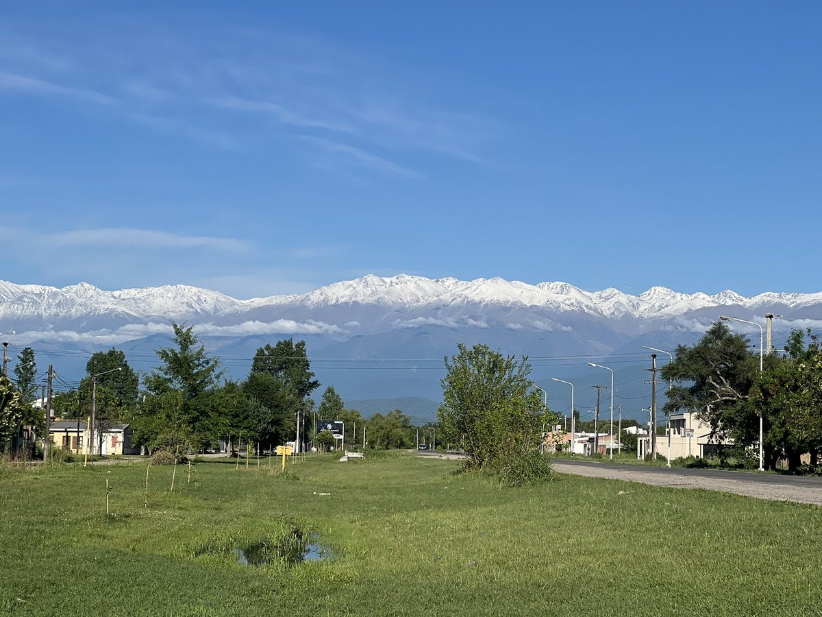 anapedrazaok's tweet photo. La hermosa mañana con los Nevados del Aconquija 🏔️😍 https://t.co/gZAt2h2pXG
