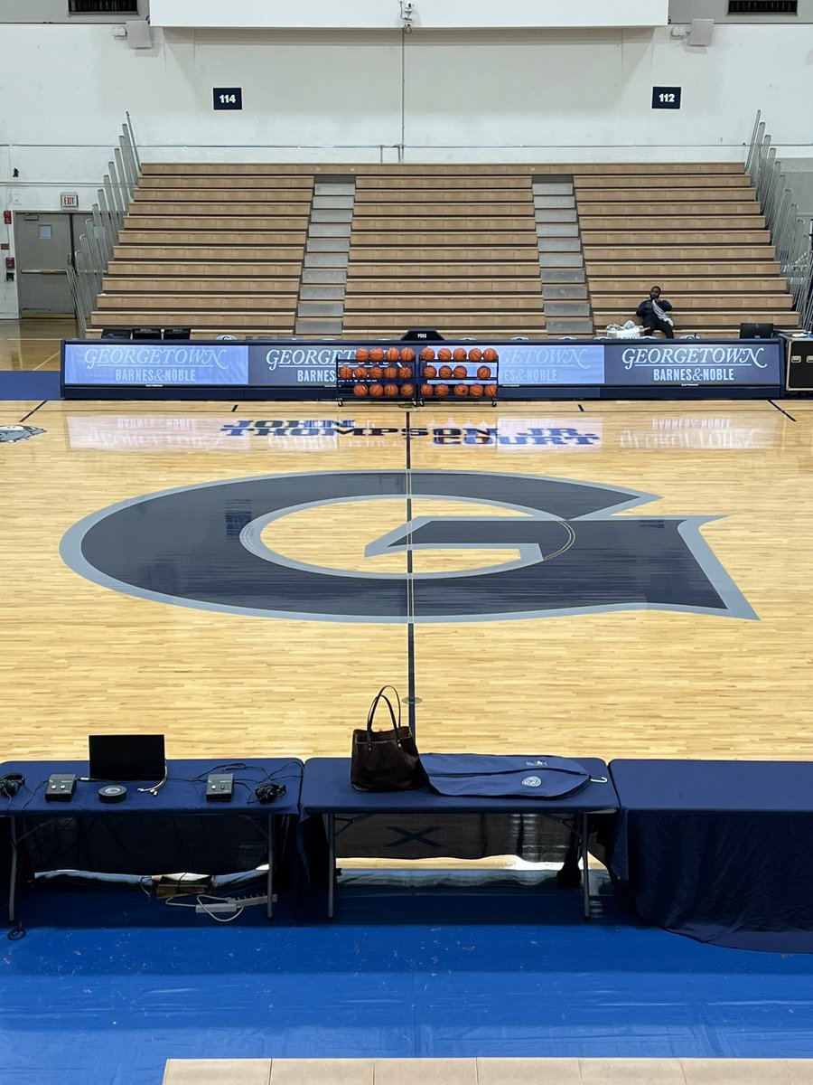 MarenWalseth's tweet photo. Early morning, but well worth it for this office view! 

⏰ 11am ET 
📺 BEDN / @flosports 
@GeorgetownWBB 🆚 @MarquetteWBB 

Get ur coffee &amp; join @KravitzEliza &amp; me for a @BIGEASTWBB matinee 

#season18 #game9 https://t.co/ETeamON74R