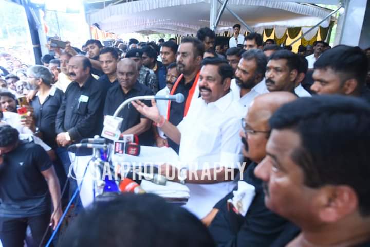 jagadeesh_jas's tweet photo. கோவை மாநகராட்சி முழுவதும் தரமற்ற சாலை சொத்து வரி உயர்வு மின் கட்டண உயர்வு பால் விலை உயர்வு எனப் பல்வேறு 

கோவை மக்களின் அடிப்படை வசதிகளை கூட பூர்த்தி செய்யாமல் வாட்டி வதைக்கும் திமுக அரசை கண்டித்தும்.

கோவை மாவட்ட அஇஅதிமுக சார்பில் மாபெரும் உண்ணாவிரதப் போராட்டம் நடைபெற்றது. https://t.co/3Nx2xDmT1W