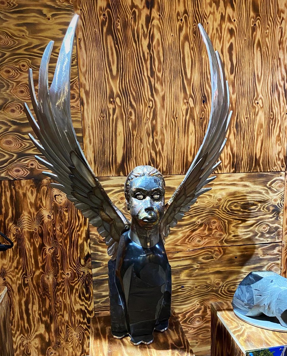 TheLastLinda's tweet photo. DON’T BLINK!

Okay, you can blink for the #dragon.

Wickedly wonderful #sculptures by @thegorilladidit, @ooak_toronto’s Winter Show right now.

#TobiasLuttmer #metal #sculpture #art #artwork #artist #angel #WeepingAngels #DoctorWho #Christmas #ChristmasGifts #OOAK #OOAK22 https://t.co/AMmtpD2fL4