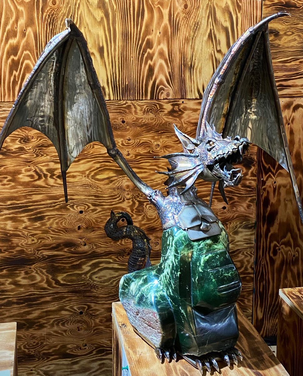 TheLastLinda's tweet photo. DON’T BLINK!

Okay, you can blink for the #dragon.

Wickedly wonderful #sculptures by @thegorilladidit, @ooak_toronto’s Winter Show right now.

#TobiasLuttmer #metal #sculpture #art #artwork #artist #angel #WeepingAngels #DoctorWho #Christmas #ChristmasGifts #OOAK #OOAK22 https://t.co/AMmtpD2fL4