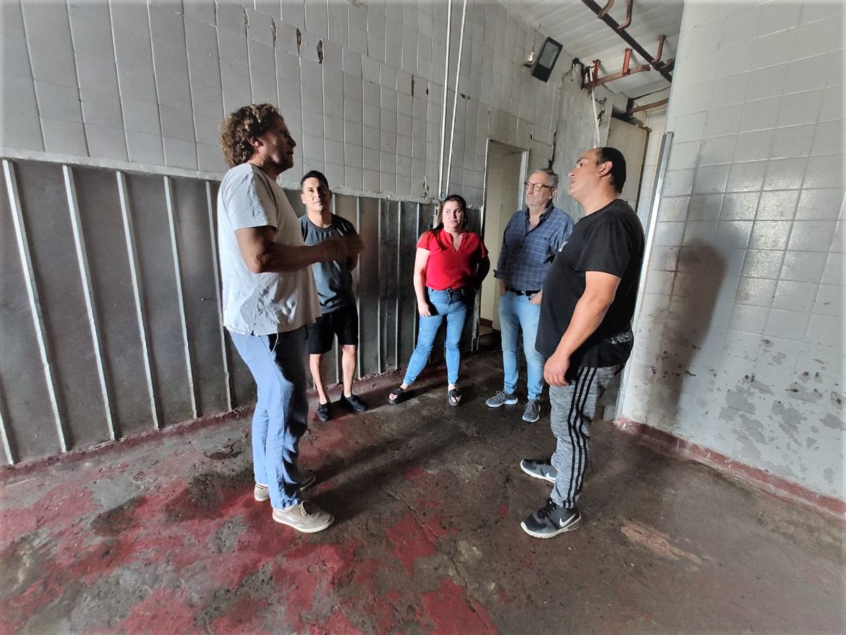 APESOAsoc's tweet photo. 🥩 Visitamos el Frigorífico INCOB de #BahíaBlanca, junto a la senadora @ayeduran y Francisco Martínez del @INAESarg

Se trata de una empresa recuperada por sus trabajadores y trabajadoras, organizada como cooperativa con 86 asociados y un gran sentido de pertenencia y compromiso. https://t.co/Rz6aGFNC7k