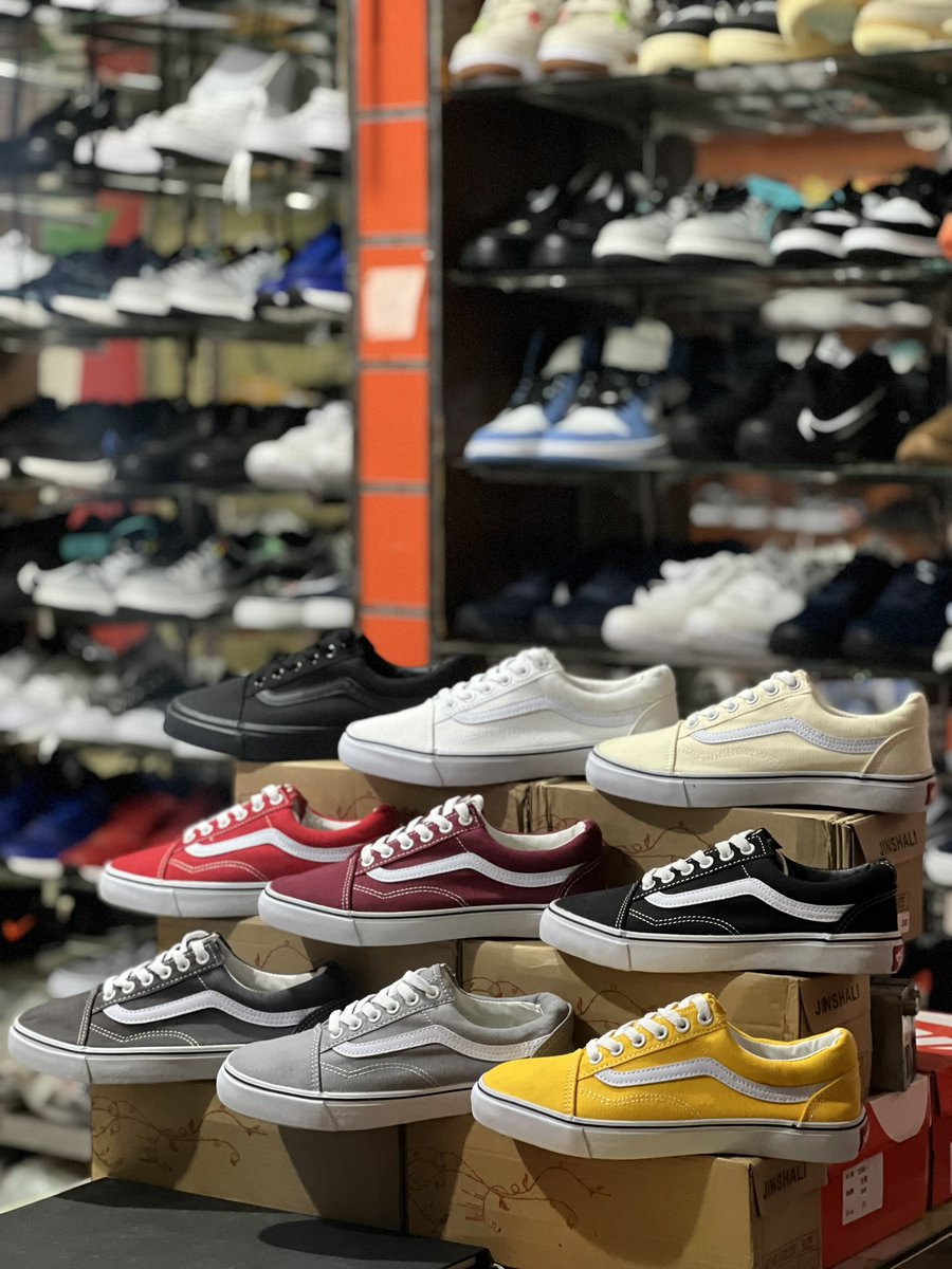 🚨🚨🚨Giveaway alert 🚨🚨🚨

بدون شروط   بس لايك و رتويت للبوست  و بكرة ح نسحب علي فانس لمحظوظ واحد🔥🔥

كل المقاسات متوفرة 36-45
السعر 12,000