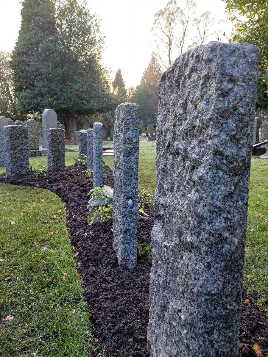 Love the roughness of the back of these @CWGC granite headstones in Comely Bank. #Edinburgh #Scotland #StAndrewsDay