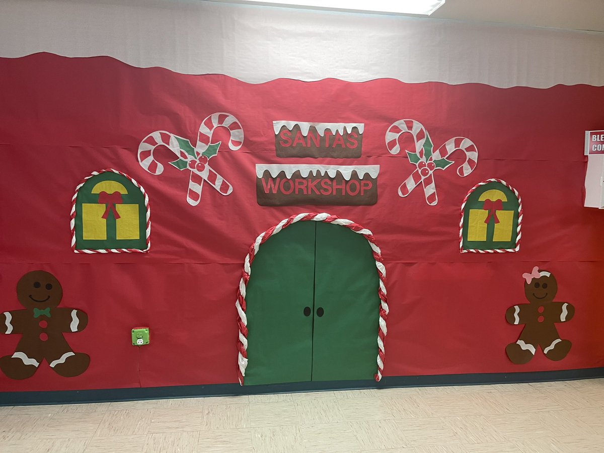 SPopulations's tweet photo. Christmas in the Valley. https://t.co/PZ319LzP0J