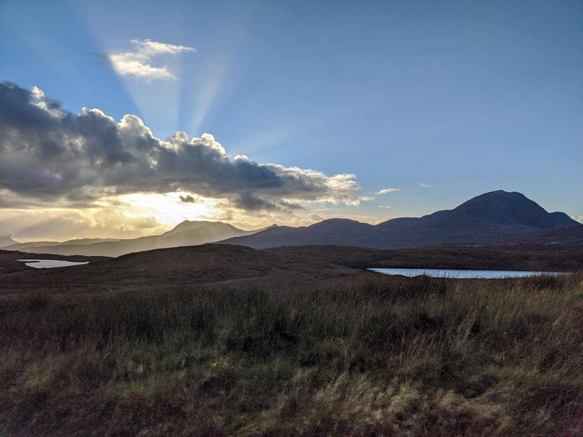 kashcahs's tweet photo. Then a 100 mile drive from the west coast to the east, travelling through a small corner of Assynt on the way.
Assynt is epic.
The views of Stac Pollaidh and Sgùrr an Fhìdhleir were stunning. I definitely want to spend time exploring there in the future. https://t.co/xfJBTvJRCz