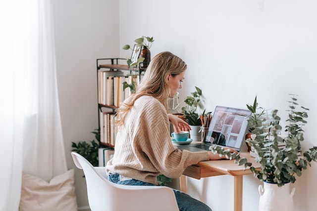 TruceSpa's tweet photo. Sitting too long can be terrible for your long term health, but many of us sit at a desk all day for work. What to do? Check out this article for some great ideas:
https://t.co/SmBCrNHhKM
#moveyourbody #wellness #health #active #healthyliving #balance https://t.co/2uy1o7c9eg