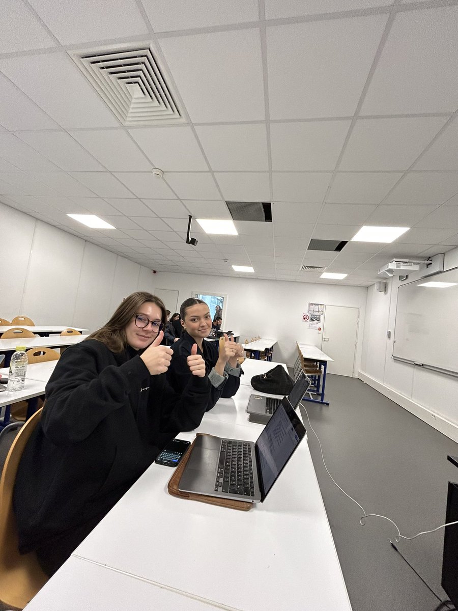 ctrmargot9's tweet photo. Cours de management de projet web, sur les spécifications fonctionnelles avec Marie-pierre Genaille!
Nous finalisons le TD sur Blablacarđ€ . #dbbach https://t.co/s4gUwyHLvA