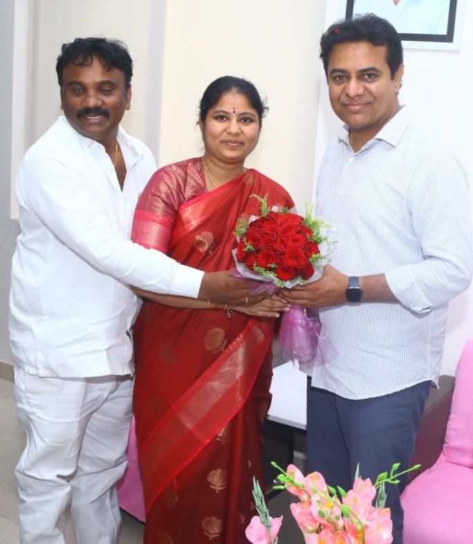 HaripriyaBRS's tweet photo. తెలంగాణ రాష్��్ర ఐటీ మరియు మున్సిపల్ శాఖ మంత్రివర్యులు @KTRTRS  గారు #Yellandu #municipality కి టెక్నికల్ శాంక్షన్ కింద 14 కోట్లు నిధులు మంజూరు చేసినందుకు హృదయపూర్వక కృతజ్ఞతలు 🙏 
@TelanganaCMO 
@trspartyonline 
(File-pic) https://t.co/hYXAStrxwt
