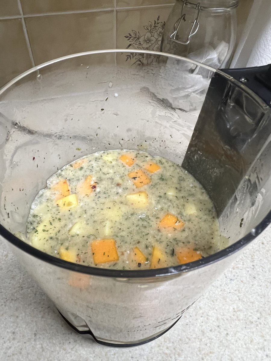 ComedyGee's tweet photo. Trying out the new soup maker!
β¦Butternut squash, coconut and chilli soup coming up! π₯₯ πΆοΈ #Soup #SoupMaker #MorphyRichards #SoupMakerClarity https://t.co/c77uegdNDU