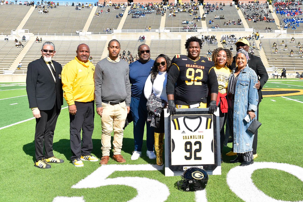 topnotchwes's tweet photo. Never Forget Where I Came From🤞🏾🐯 #GramFam https://t.co/6BCYO6oFQr