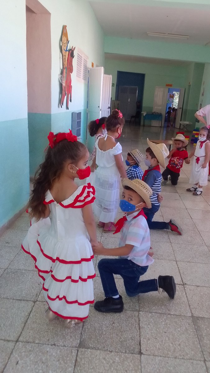 ci_camaron's tweet photo. Comenzamos una etapa llena de alegria, conocimientos y experiencias,dando inicio al   nuevo curso escolar 2022-2023.
#EducaciónCaibarién#EducaciónVillaClara#CubaEduca#CubaMined#LaPrimeraInfanciaImporta. https://t.co/KIHiWKqp8c