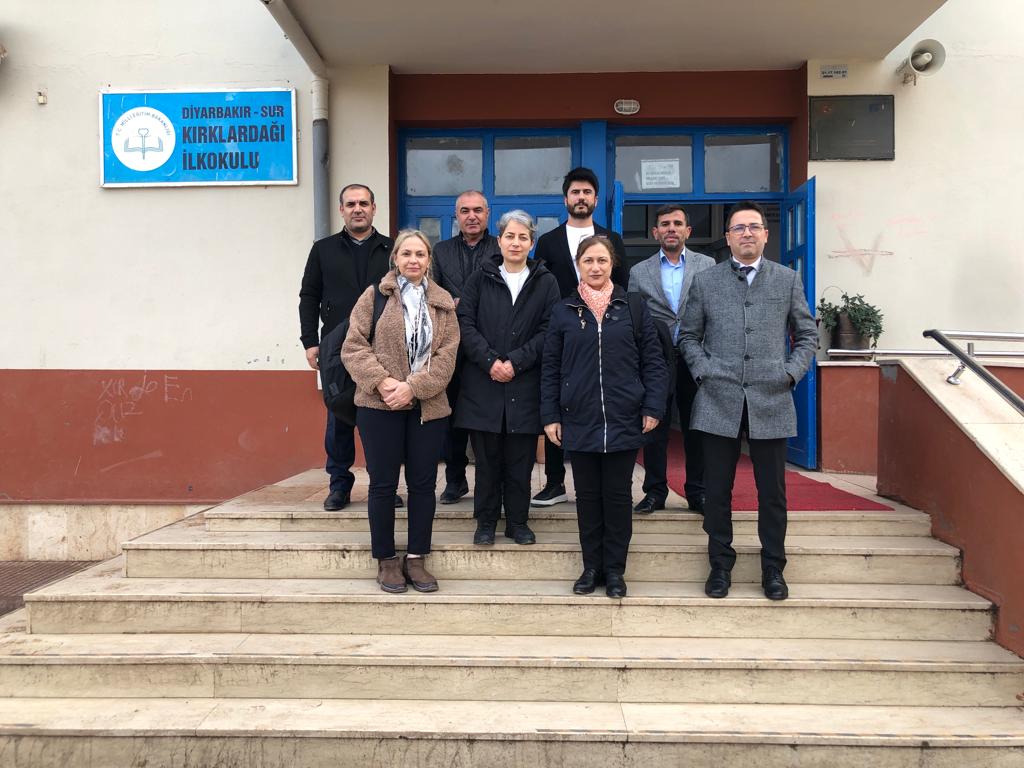 Bakanlığımız Temel Eğitim Genel Müdürlüğü Ar-Ge ve Projeler Daire Başkanı Sayın Dr. Ayşe KULA ve ekibi ile Sur İlçe MEM Müdürümüz Sayın Demir ERNEZ
Okulumuz Kırklardağı İO/İHO'nu ziyaret ettiler.

<a href="/ErnezDemir/">Demir Ernez</a>
<a href="/Murat4Kucukali/">Murat Küçükali</a>
<a href="/Kirklardagi_21/">Kırklardağı İlkokulu / İmam Hatip Ortaokulu</a>
<a href="/SurMilliEgitim/">Sur İlçe Milli Eğitim Müdürlüğü</a>