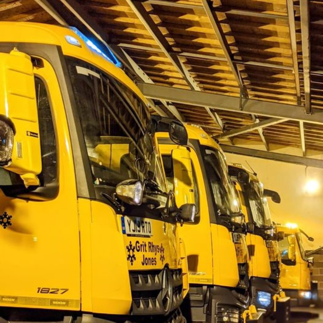 KudaUK's tweet photo. Photo repost! 📸
Check out this image of @Suff_highways' trucks all lined up with our Mercedes Actros 4/Arocs MirrorShield, Mirror Guards, ready to make the road safe for you in these cold winter months 🥶
#kudaautomotive #trucks #trucking #mirrorshield #mirrorguards https://t.co/I0TVgqFLNM