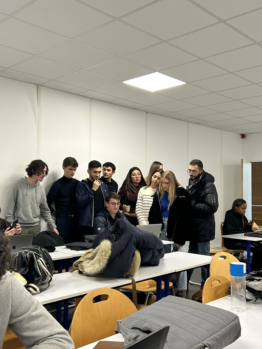 ctrmargot9's tweet photo. Super cours de Web Design oĂč lâon a dĂ©couvert lâeye tracking avec Mme Genaille đïž mais aussi match de lâĂ©quipe de France đ«đ· Mention spĂ©ciale pour le site Ă©lu le plus mocheđ„Č
#DBBACH https://t.co/084TiPMgQd