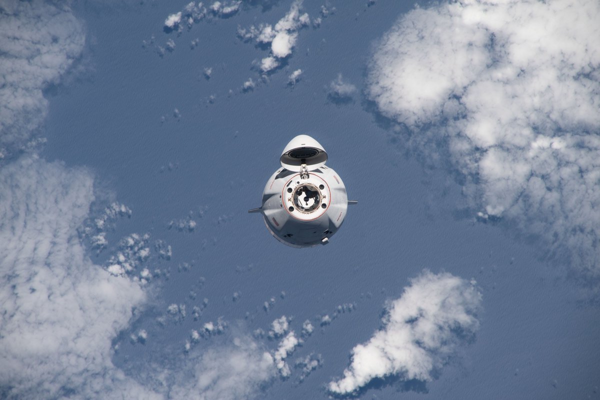 RT @Space_Pete: Cool photos of the SpaceX CRS-26 Cargo Dragon approaching the ISS for docking on 27 November. https://t.co/Gzh7CTPhdt