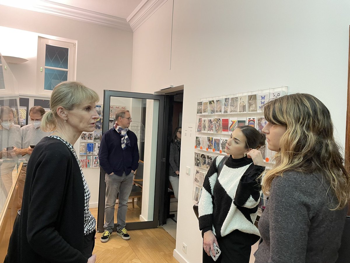 SMCFFM (@smcffm) on Twitter photo Der Check-in geht los! Wir freuen uns auf die Teilnehmer*nnen unseres #socialmediawalk #Ortswechsel_smcffm im Frankfurter Museum Giersch #MGGU. Wir schauen uns exklusiv die Kunstsammlung <a href="/bundesbank/">Deutsche Bundesbank</a> an. Der Check-in geht los! Wir freuen uns auf die Teilnehmer*nnen unseres #socialmediawalk #Ortswechsel_smcffm im Frankfurter Museum Giersch #MGGU. Wir schauen uns exklusiv die Kunstsammlung <a href="/bundesbank/">Deutsche Bundesbank</a> an.