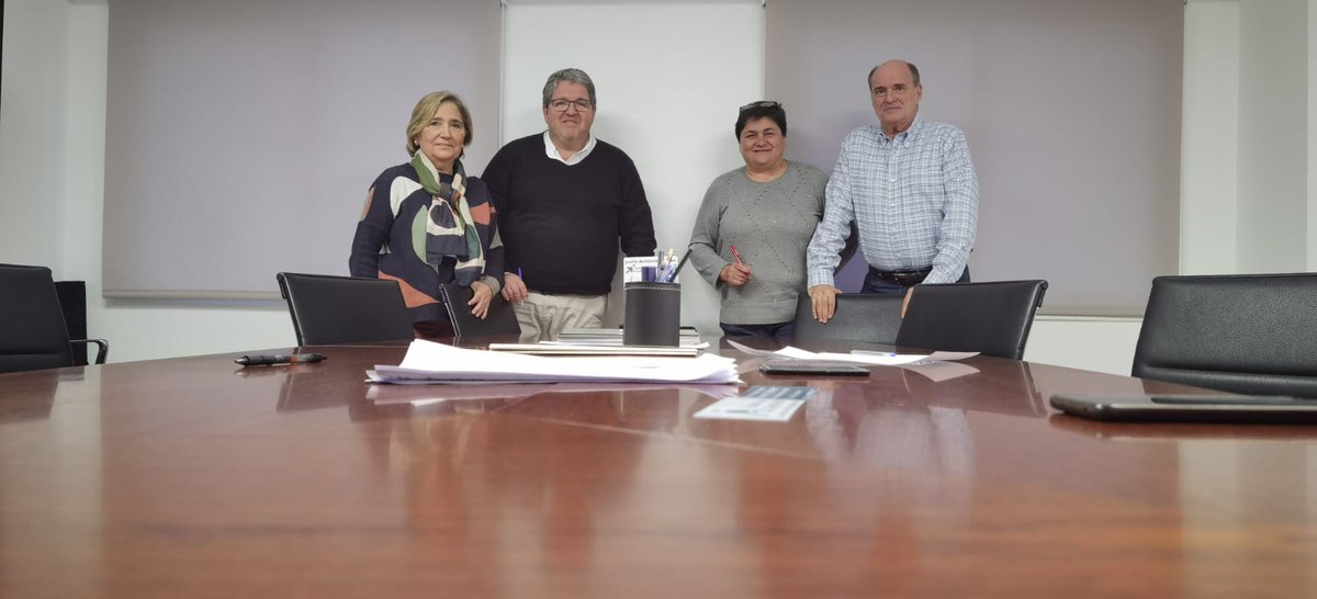 UGTFICANavarra's tweet photo. UGT FICA NAVARRA (48% representación en el sector) firma el preacuerdo del Convenio de la Construcción, que contempla una subida salarial del 8,75% en 3 años y tiene cláusula de revisión al IPC acumulado en la vigencia. https://t.co/y7gAKWCYFC