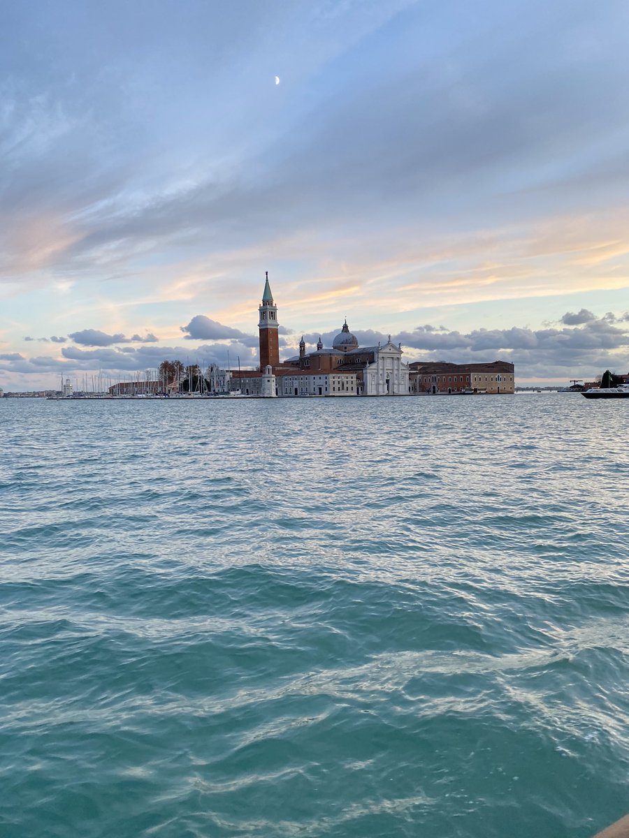 jmde99's tweet photo. Un atardecer en Venecia https://t.co/vUSXuceIwC