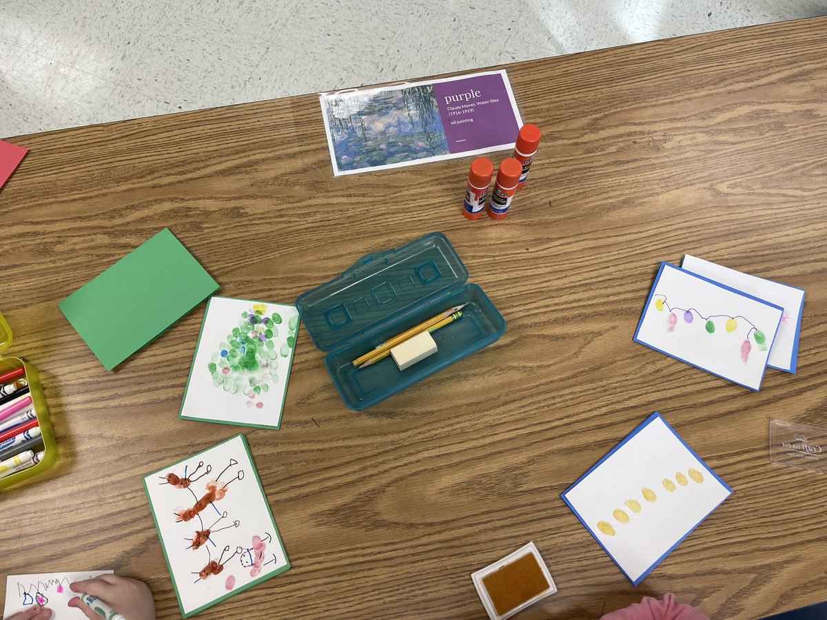 Kindergarten is doing holiday cards with fingerprint pictures and they are doing a fabulous job!! #cobbartrocks #lewislionsart #artedga #socute