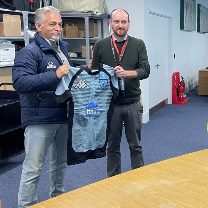 🤩 NEW ACQUISITION 🤩

This <a href="/RugbyUruguay/">U.R.U.</a> jersey from the 1999 Rugby World Cup was worn by prop Pablo Lemoine. 

He went on to be Head Coach of the Uruguan team and now is Head Coach for Chile. 

Kindly donated by <a href="/diegomartinezbe/">Diego Martinez Bernier</a>, pictured here with our Curator <a href="/_philmcgowan/">PhilMcGowan</a>.