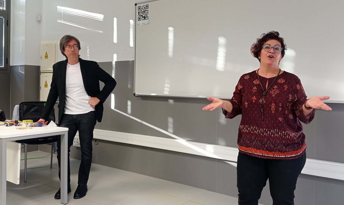 <a href="/novafeina/">Fundació Nova Feina</a> participa en la Escuela CreActiva de  #InnovaciónSocial de la mano del Máster <a href="/InnoSocial_UA/">Máster Innovación Social y Dinámicas de Cambio UA</a> y de <a href="/JOVESOLIDES/">JOVESÓLIDES</a>. 
Entidades sociales, empresas, profesionales y estudiantes, reflexionamos y planteamos propuestas a retos sociales. Enhorabuena por la iniciativa ☺️