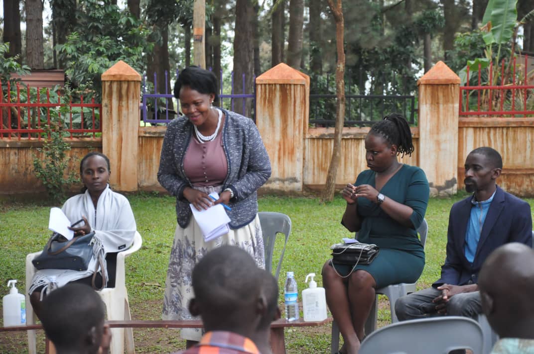 PEERUganda's tweet photo. PEERU conducted a community dialogue at
Ntawo Village, in Ntaawo Ward Parish, Mukono Town Council. The dialogue was centered on conversations around creating a favorable environment for adolescents & youth to access responsive
SRH & HIV services & information
#03Program @UNESCO https://t.co/mDDuO12EDA