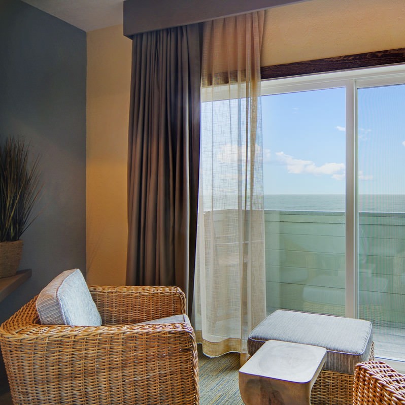 InnsBTS's tweet photo. Let the soothing sounds of crashing waves lull you into blissful #relaxation on your getaway at Cypress Inn. Start planning your ocean view getaway here: https://t.co/FU6ru6Jaiq https://t.co/1JU5kAjr0Z