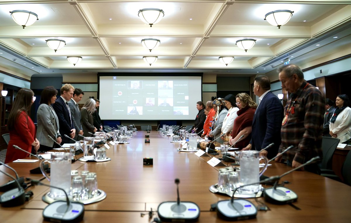 ChiefRoseAnne's tweet photo. 1/ Meegwetch @JustinTrudeau for mtg w/ @AFN_Updates Regional Chiefs & I to discuss First Nation priorities and the #HealingPathForward, I proposed a National Healing Fund & #EconomicReconciliation thru a First Nations National #Prosperity Table #Leadership #WorkingTogether https://t.co/Fu2Z3cHdwk