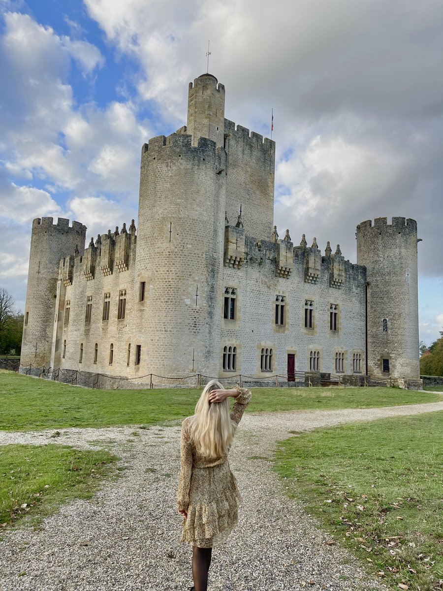 L’imposant Château Fort de Roquetaillade 🏰
Plusieurs films ont été tournés dans ce magnifique décor, vous savez lesquels ?

#chateaufort #Castle #medieval #medievalart #PictureOfTheDay #photo #Photographie #photography #PHOTOS