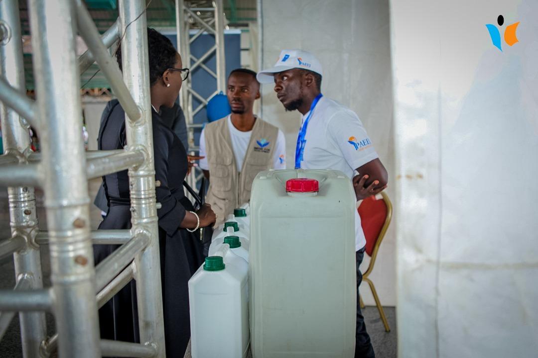 OlivierNihimba's tweet photo. Our flagship initiative of producing chlorine locally for use in treating drinking water is one of the top 20 innovations selected from 1500+ submissions during the 2nd Edition of the Innovation Week.
#InnovationWeek2 #WASH #Water4Dev #SDG6 #Burundi https://t.co/M23s9Ofj3h