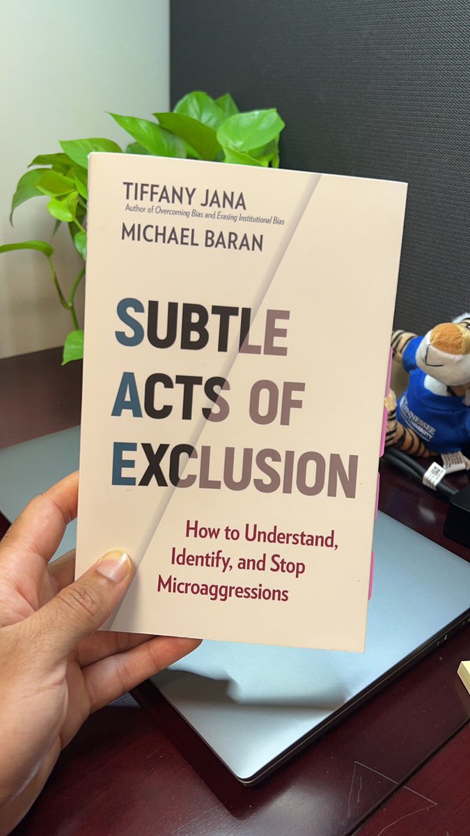 Christopher D. Smith tweet media