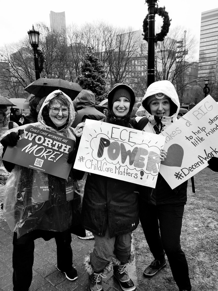 ProfMitches's tweet photo. #ECEPower #WorthMore @FanshaweCollege at Queen's Park today!! @AECEO @ChildCareON https://t.co/yLt9ar81jy