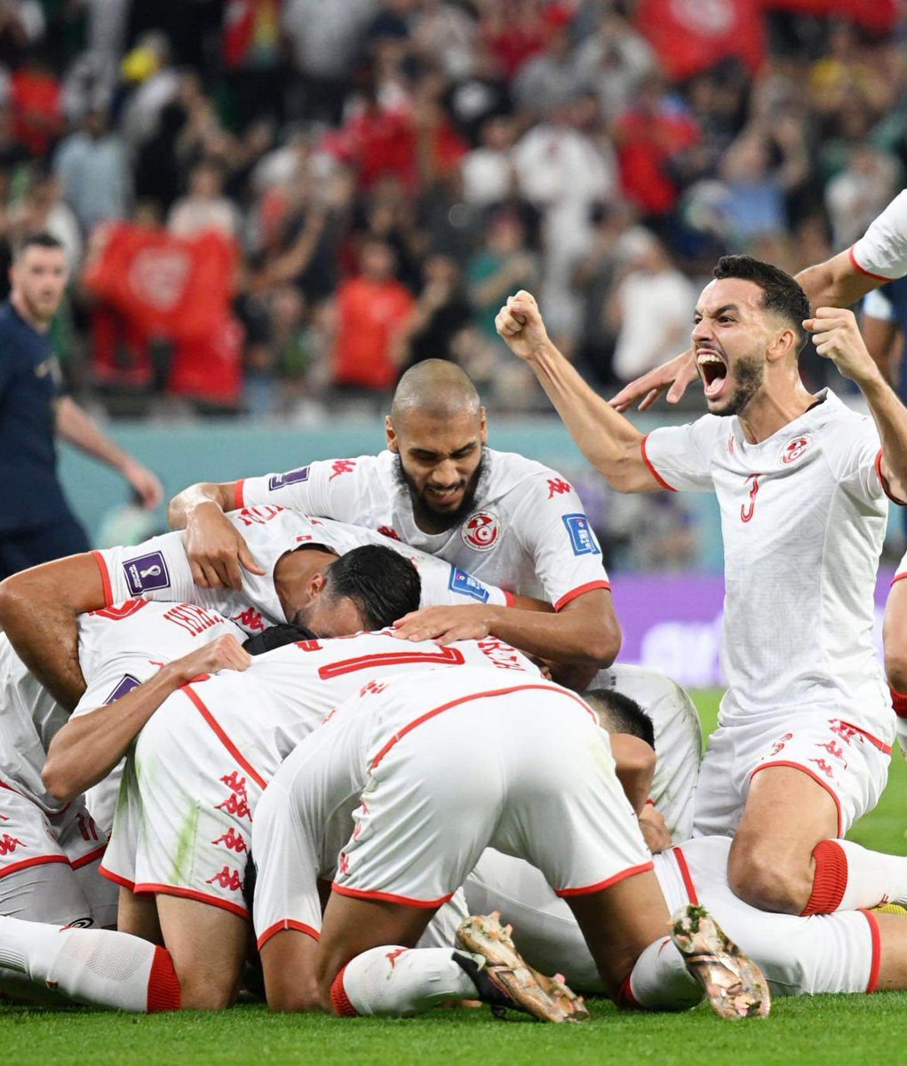 عاااااجل :

تونس ترفع رأس العرب هي الاخرى وتهزم بطل العالم بعد مباراة عظيمة ❤❤❤🔥🔥