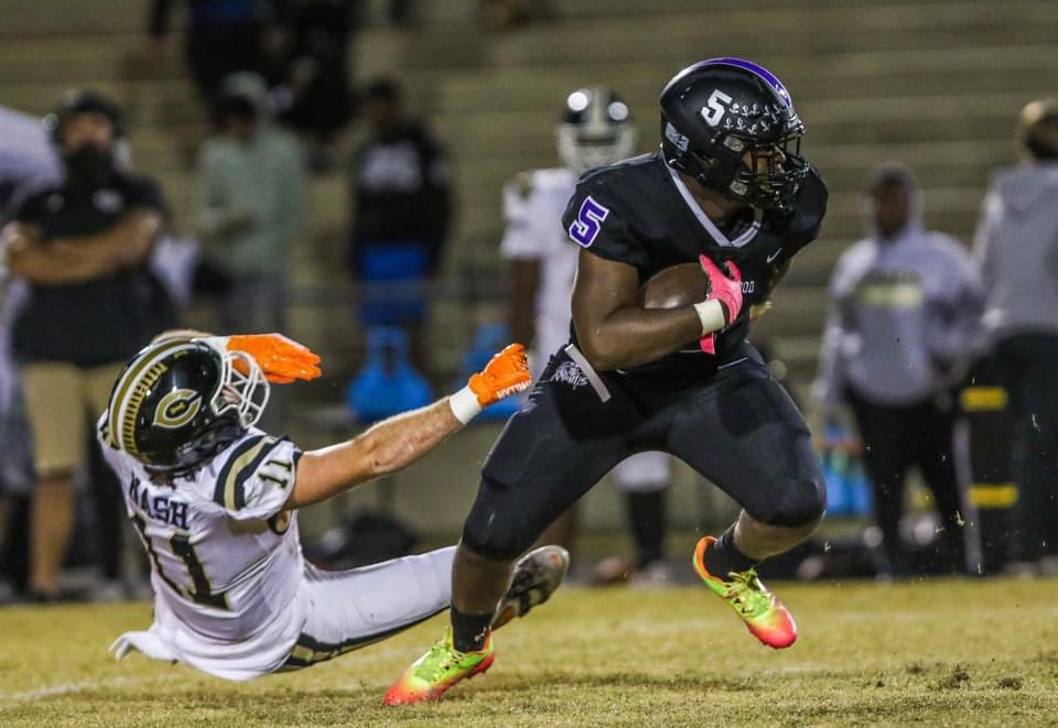 CwoodFootball96's tweet photo. Congratulations to our 7 Honorable Mentions for All-Region 🏅 Great season fellas #ShieldsUp #TheKnightWay 🛡️⚔️📈 @ryancow3ll @11Zgotgame @iamjdx1 @CarronDawson1 @Shiim186 @CrawfordAkelle @iBrandoncowell1 https://t.co/HVYLcHLikP