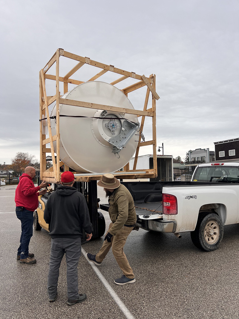 MetroWirelessIN's tweet photo. We had another BIG install recently! This project involved upgrading an island-based client from an unreliable 500Mbps connection to a >1.8Gbps symmetrical connection at a distance of >25 miles! This service will power the local university, schools, and community library! https://t.co/MQ9s3gwLNR