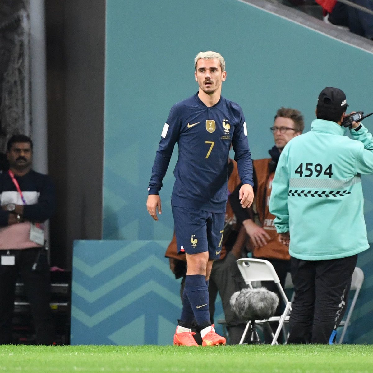 90' But d'Antoine Griezmann annulé pour hors jeu !!

🇹🇳1-0🇫🇷 | #TUNFRA | #FiersdetreBleus