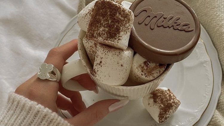 malusokay's tweet photo. Perfect day for hot chocolate 💭 https://t.co/lUiDf4KHg6