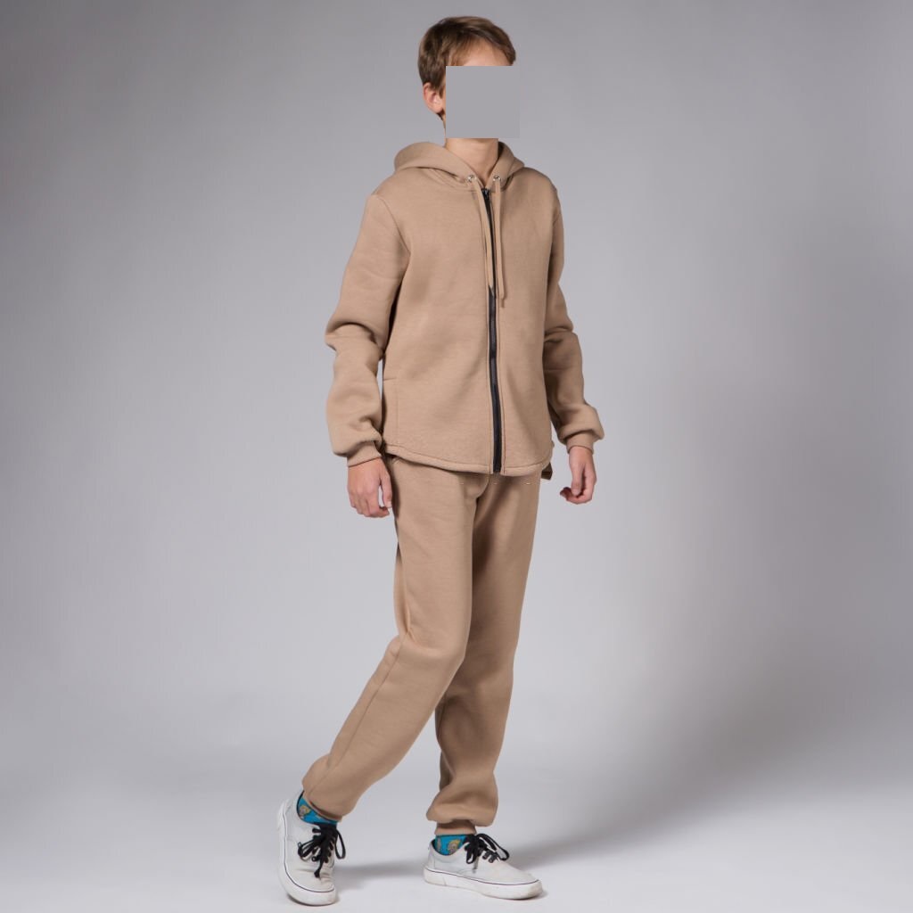 Boy teenager in a brown hoodie and sports pants.
#tracksuit #tracksuits #boys #mentracksuit #cityapparelssialkot #swetshırt #customized #menswear #fashion #wintertracksuit #menstyle #sportswear #activewear #sports #winterseason #fyp #fypシ #trendingnow #wintercollection2022