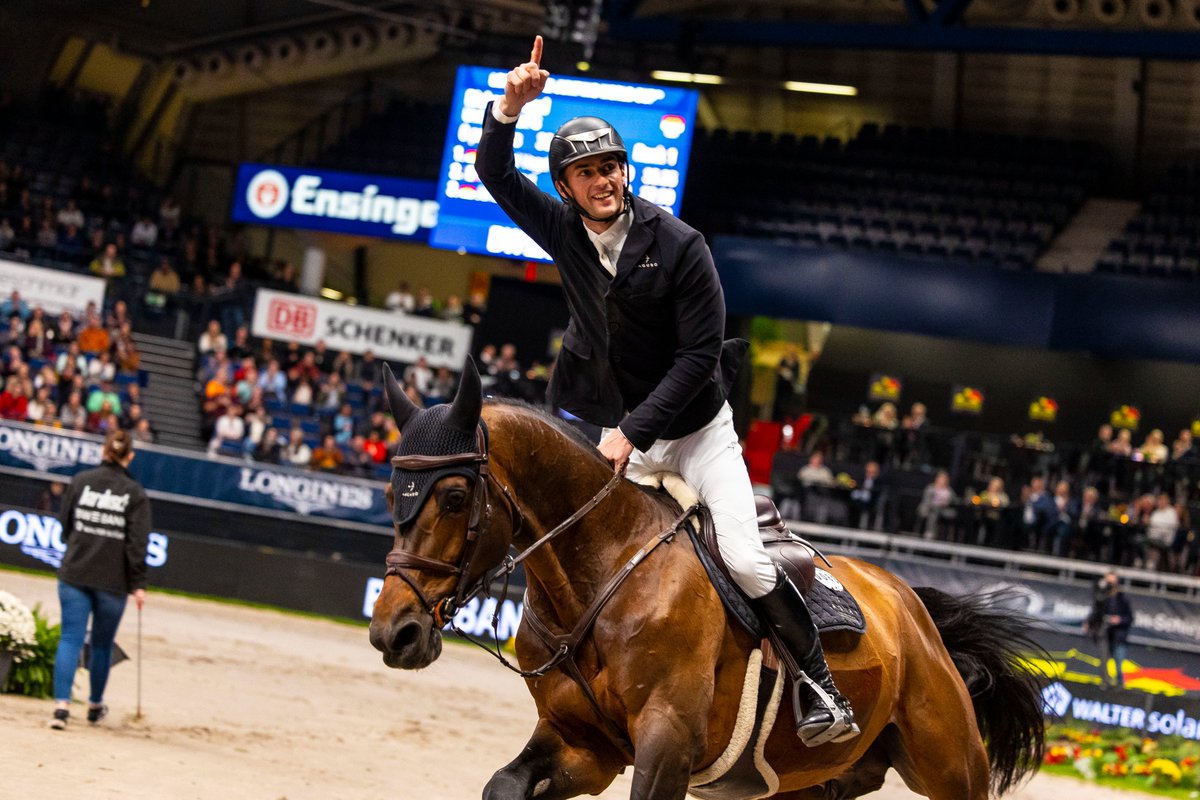 FEI_Global's tweet photo. No way... November is OVER! 🤯

Catch up on this months most incredible stories, from sporting action to the FEI Awards 2022, to equestrian antics around the globe! 🌍

Phew, it's been a busy month for the pony world! 😍

👉 https://t.co/TUkwNhkoHo https://t.co/8tfn48Db9a