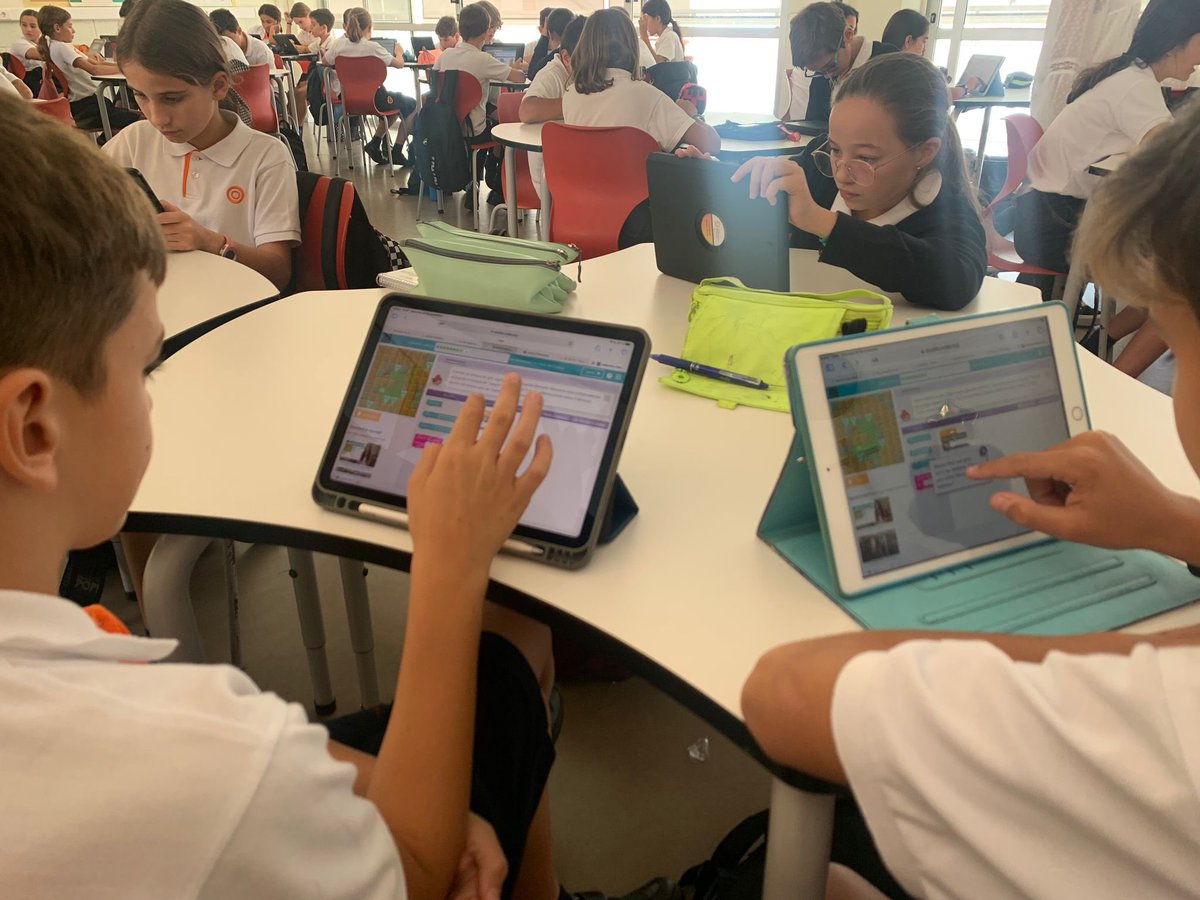 Nos sumamos al reto de la #HoraDelCódigo con los alumnos de Primaria y Secundaria para aprender conceptos básicos de la ciencia de computación. #AprenderMola #Robótica #AprendizajeEmergentePlus #CompetenciasModoOn @hourofcode @coleinnovadores