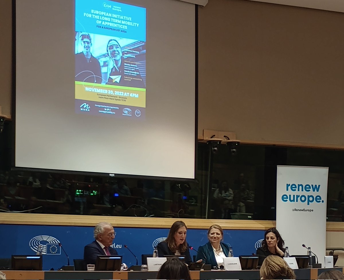 anelorek's tweet photo. Erasmus is also for apprentices ! 43 schools are involved today in the European Parliament to build the long-term mobility avec @CGrandjean_ Minister for Vocations Education, @NicolasSchmitEU, European Commissionner @ilanacicurelrem @laurencefarreng @RenewEurope https://t.co/DZU5JzmuuJ