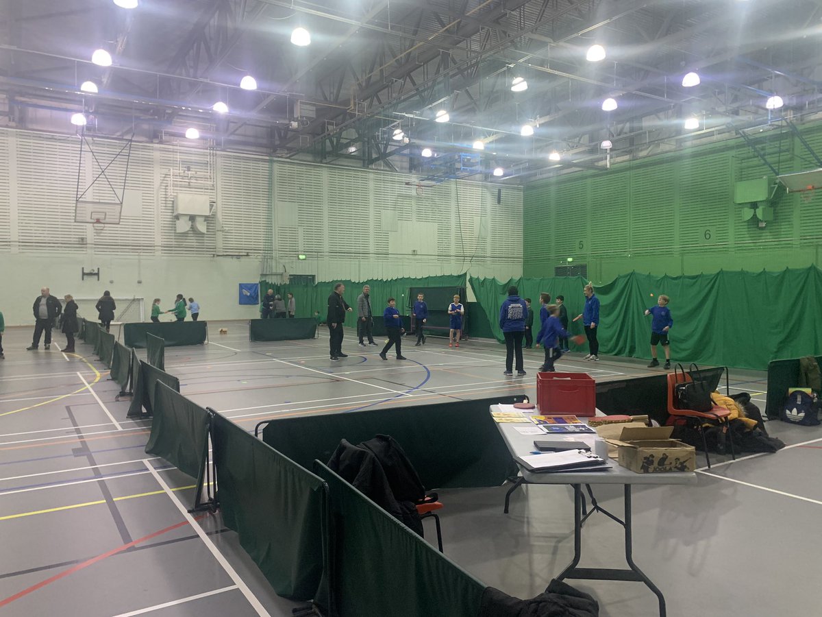 DragonSport_FPS's tweet photo. Mae gŵyl Tenis Bwrdd Ysgolion Cynradd Sir y Fflint ar y gweill. Diolch i Glybiau Tenis Bwrdd Ewloe a Tennis Bwrdd Llaneurgain sy'n cefnogi ochr yn ochr â @walesTT gobeithio y bydd y dysgwyr sy'n mynychu yn mwynhau'r prynhawn ac yn dysgu sgiliau newydd #LlawrGwlad #Datblygiad https://t.co/HHj9ixBLjO