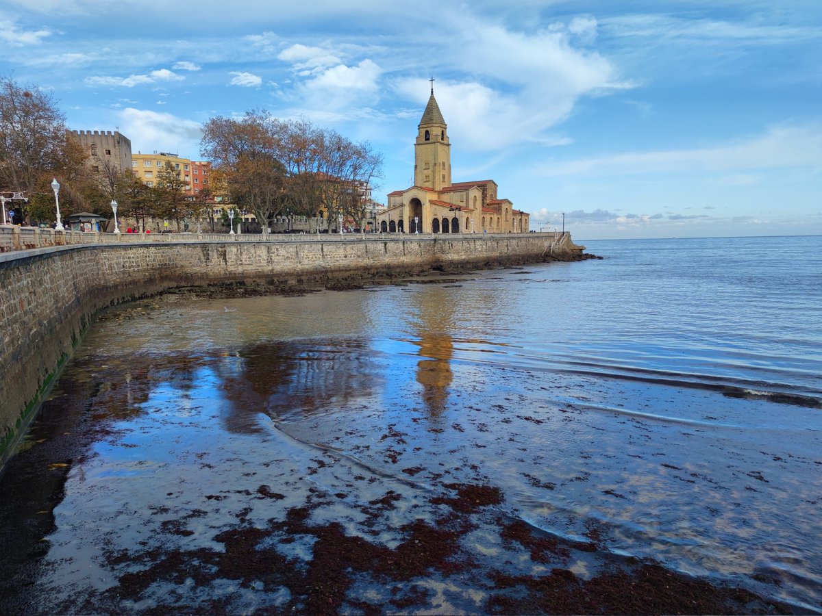 J_Caamano's tweet photo. #ocle por San Lorenzo - #Gijón 
@aquilatierratve https://t.co/79g69x3bAA