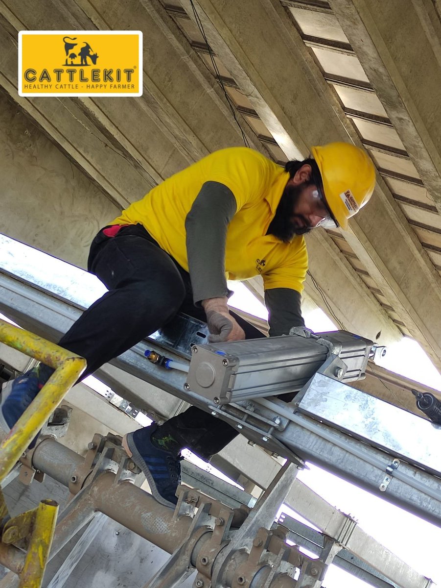 CattlekitP's tweet photo. Installation of 2/20 fully automatic Panazoo fast exist milking parlour with automatic mastitis detection technology along with milk temperature and herd management.
#cattlekit #pakistan #dairy #MilkingMachine
@DCFAPakistan @kissan_pakistan @JassarAftab @pda_pk @CDFA_Pakistan https://t.co/R2et9S90u2