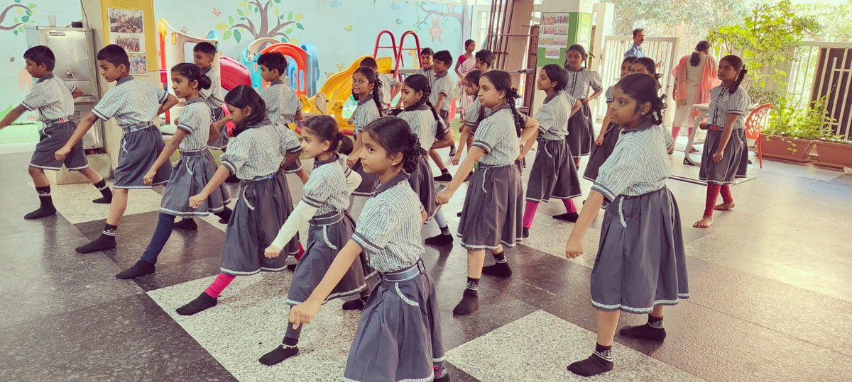sssv_school's tweet photo. Martial arts should Be a way of life...
Not a job, not a Hobby or sport,
But a way you Live your life".
#sssvn #sssvnschool #martialarts #martialartstraining #martialartsforkids #selfdefence #selfdefenceclass #school #martialartsfitness #schoolstudents #studentsouting https://t.co/9eBixrRlFr