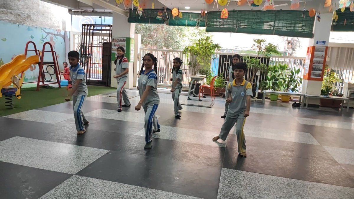 sssv_school's tweet photo. Martial arts should Be a way of life...
Not a job, not a Hobby or sport,
But a way you Live your life".
#sssvn #sssvnschool #martialarts #martialartstraining #martialartsforkids #selfdefence #selfdefenceclass #school #martialartsfitness #schoolstudents #studentsouting https://t.co/9eBixrRlFr